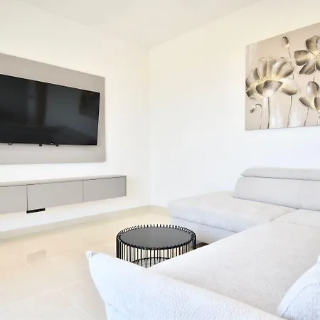 Diora Luxe Top-floor Seafront With Jacuzzi & Panoramic Sea View 斯普利特