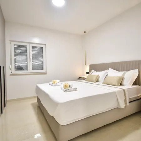公寓 Diora Luxe Top-floor Seafront With Jacuzzi & Panoramic Sea View