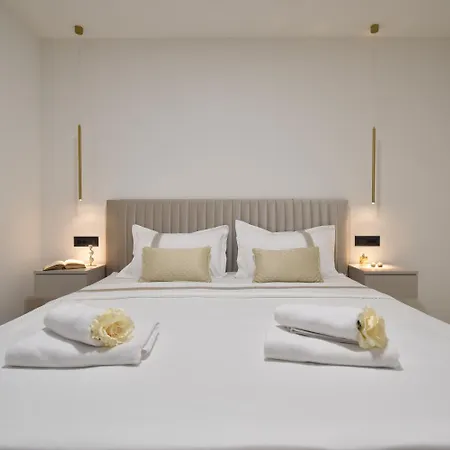 公寓 Diora Luxe Top-floor Seafront With Jacuzzi & Panoramic Sea View 斯普利特
