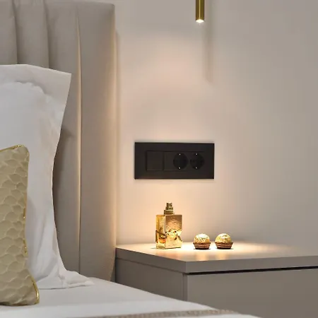 公寓 Diora Luxe Top-floor Seafront With Jacuzzi & Panoramic Sea View 斯普利特