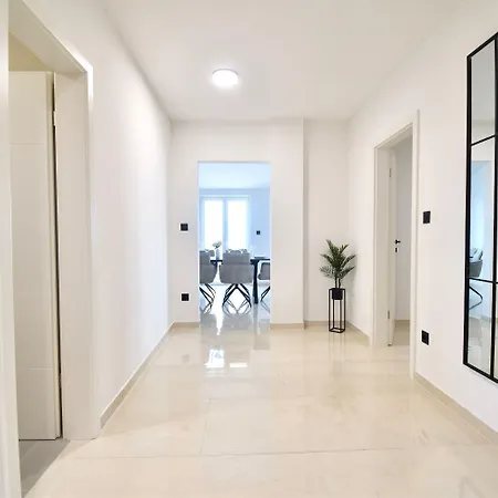 公寓 Diora Luxe Top-floor Seafront With Jacuzzi & Panoramic Sea View *