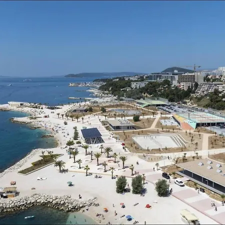 Diora Luxury Seafront Apartment - Panoramic Sea View