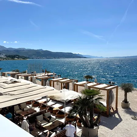 Diora Luxury Seafront Apartment - Panoramic Sea View Апартаменти
